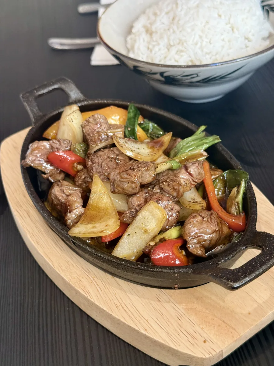 Vietnamese shaking beef with peppers and onions